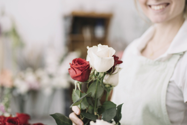 Como Fazer Uma Rosa Abrir Para Arranjos