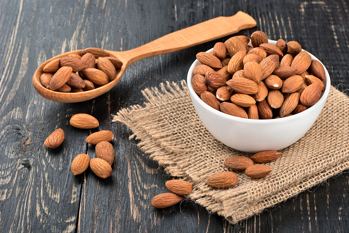 Quantas Amêndoas Posso Comer por Dia? Porção Ideal e Riscos (2026)